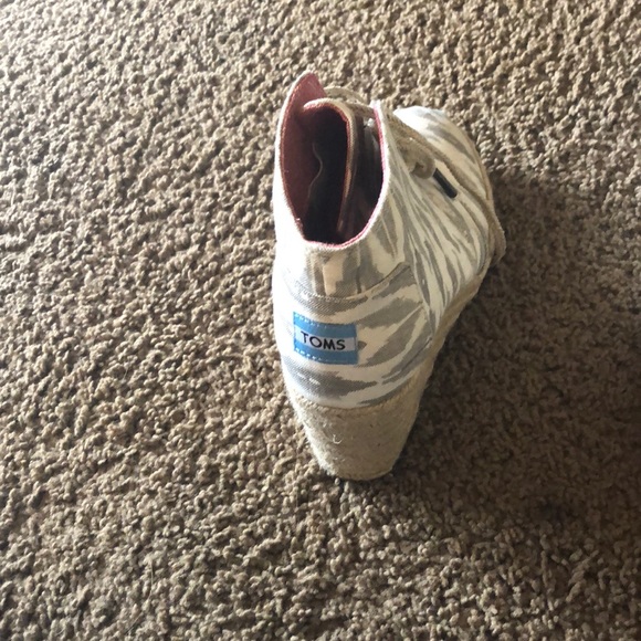 Patterned Booties - Picture 3 of 4